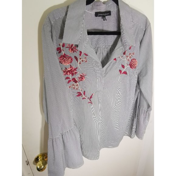 Collared Shirt with Embroidery and Bell Sleeves 2X - Picture 5 of 5
